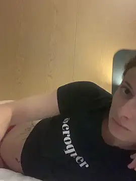 Snapshot of GoldenPussy1329 chatting on 29, 4, 2026 GoldenPussy1329 online show from 29, 4, 2026