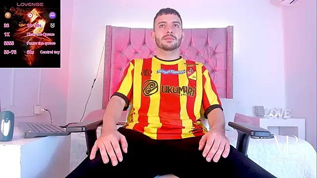 VynnyBlacke  online show from 1, 11, 2025