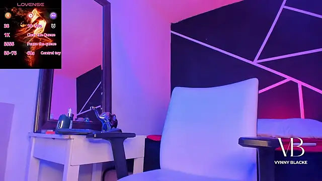 VynnyBlacke  online show from 29, 10, 2025