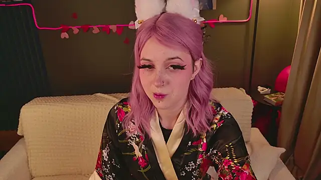 luna son online show from 18, 2, 2026