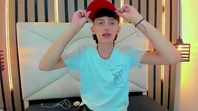 thaigo twink38 online show from 24, 4, 2026