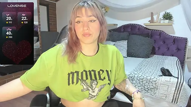 sophialyh 1 online show from 4, 11, 2025