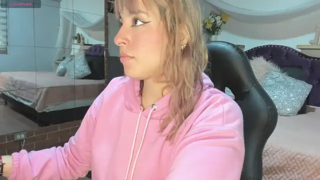 sophialyh 1 online show from 25, 10, 2025