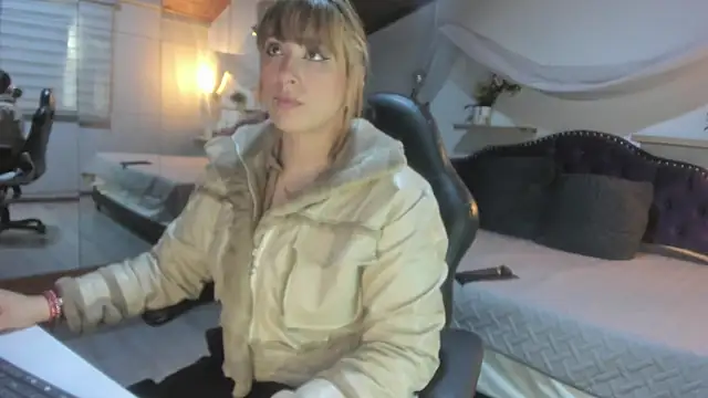 sophialyh 1 online show from 9, 4, 2026