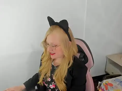 AliceCat 01 online show from 12, 10, 2025