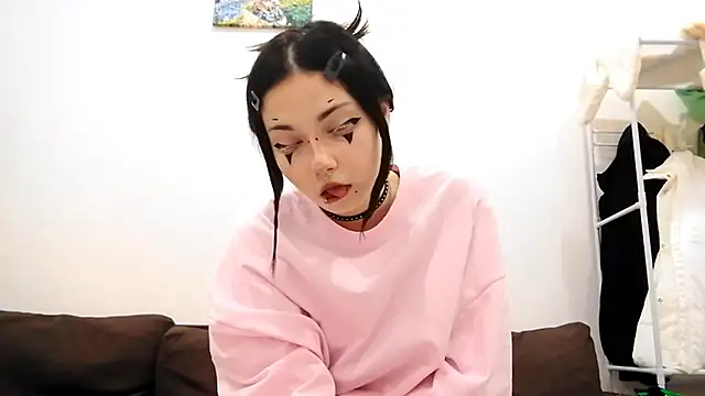 Snapshot of Beeping_Creature chatting on 9, 10, 2025 Beeping Creature online show from 9, 10, 2025