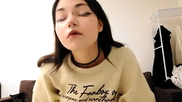 Snapshot of Beeping_Creature chatting on 7, 10, 2025 Beeping Creature online show from 7, 10, 2025