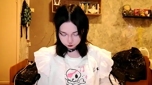 Snapshot of Beeping_Creature chatting on 22, 10, 2025 Beeping Creature online show from 22, 10, 2025