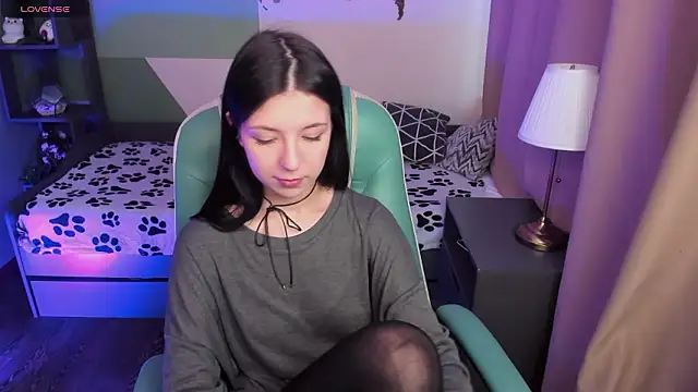 Azaliya Haze online show from 5, 3, 2026