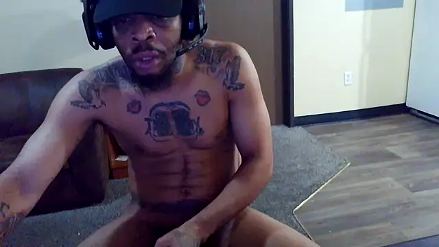 Snapshot of thefreakscomeoutatnight chatting on 29, 4, 2026 thefreakscomeoutatnight online show from 29, 4, 2026