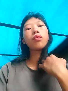 Snapshot of Khanhu_xx chatting on 8, 10, 2025 Khanhu xx online show from 8, 10, 2025