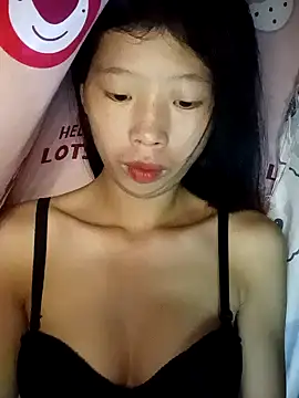 Snapshot of Khanhu_xx chatting on 20, 10, 2025 Khanhu xx online show from 20, 10, 2025