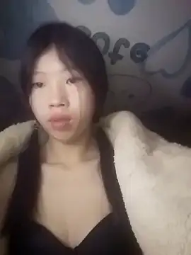 Snapshot of Khanhu_xx chatting on 24, 11, 2025 Khanhu xx online show from 24, 11, 2025