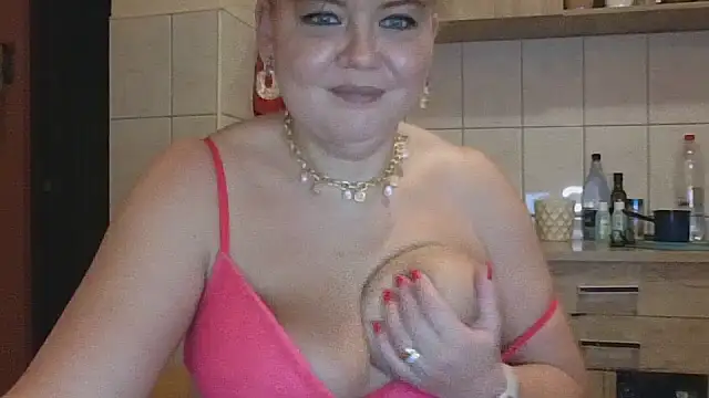 Snapshot of roxy863086 chatting on 8, 1, 2026 roxy863086 online show from 8, 1, 2026