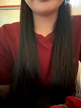 Snapshot of Miubeeeee chatting on 5, 10, 2025 Miubeeeee online show from 5, 10, 2025