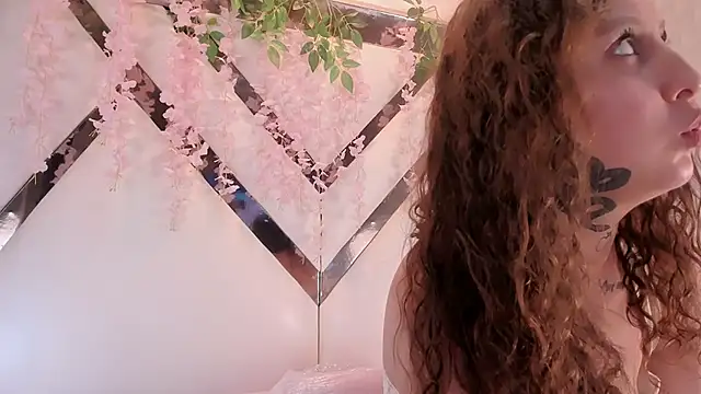 Marylinmonroy online show from 3, 10, 2025