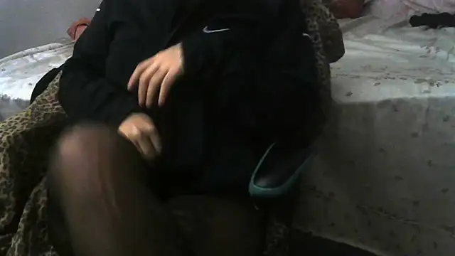 Snapshot of cutiefeet00 chatting on 19, 10, 2025 cutiefeet00 online show from 19, 10, 2025