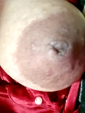 Snapshot of Hotmommax chatting on 29, 10, 2025 Hotmommax online show from 29, 10, 2025