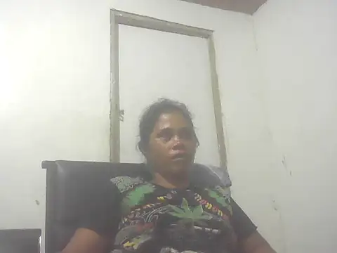 Snapshot of Hotmommax chatting on 27, 9, 2025 Hotmommax online show from 27, 9, 2025