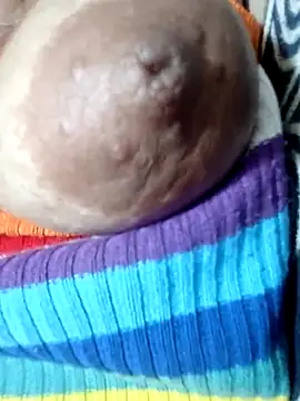 Hotmommax online show from 7, 4, 2026