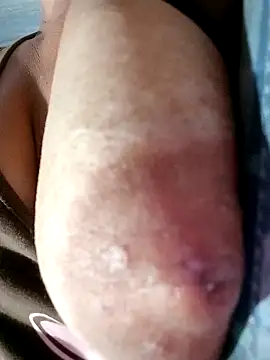 Snapshot of Hotmommax chatting on 22, 11, 2025 Hotmommax online show from 22, 11, 2025