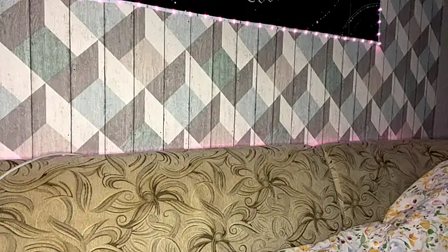 Snapshot of RebelKitsune chatting on 11, 11, 2025 RebelKitsune online show from 11, 11, 2025