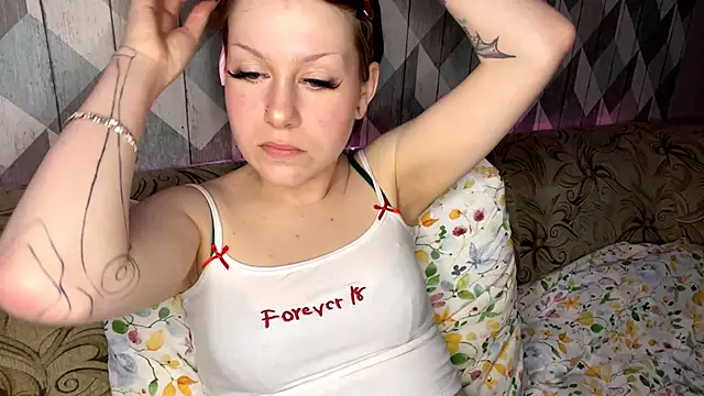 Snapshot of RebelKitsune chatting on 14, 11, 2025 RebelKitsune online show from 14, 11, 2025