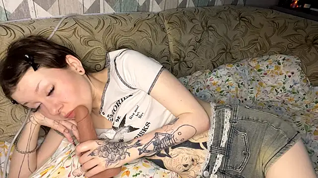 Snapshot of RebelKitsune chatting on 19, 11, 2025 RebelKitsune online show from 19, 11, 2025