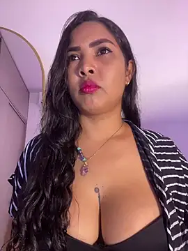 EmilyZuits online show from 19, 11, 2025