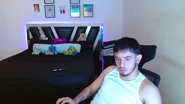 Sebasxxl12 online show from 19, 3, 2026