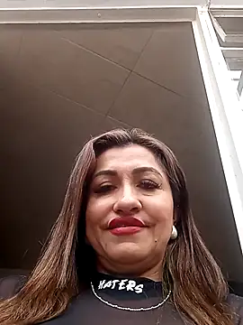 Snapshot of chloe__Jones_ chatting on 21, 10, 2025 chloe Jones online show from 21, 10, 2025