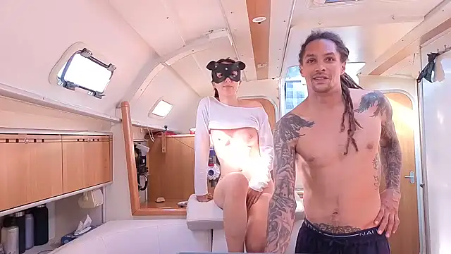 Monk and Mia online show from 14, 4, 2026