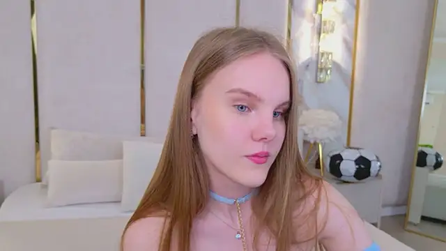 Lili Lohan online show from 17, 7, 2026