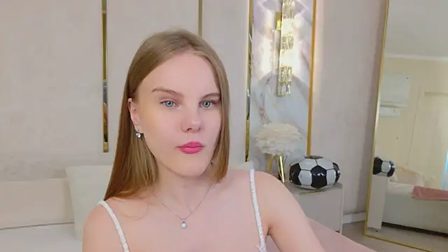 Lili Lohan online show from 11, 7, 2026