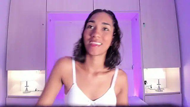 AnahiCollins online show from 21, 4, 2026