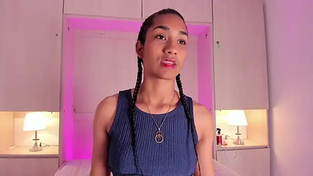 AnahiCollins online show from 7, 11, 2025