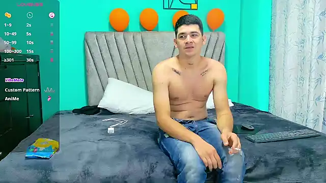 Laura King online show from 9, 11, 2025