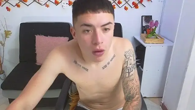 Snapshot of Adam_Blaze chatting on 4, 11, 2025 Adam Blaze online show from 4, 11, 2025