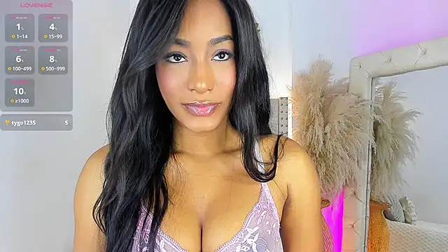 Snapshot of mia_juicy_ chatting on 30, 9, 2025 mia juicy online show from 30, 9, 2025