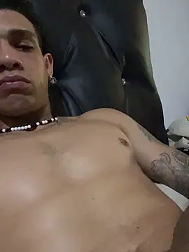 Valentino-elTuyo online show from 30, 9, 2025