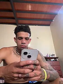 Valentino-elTuyo online show from 2, 2, 2026