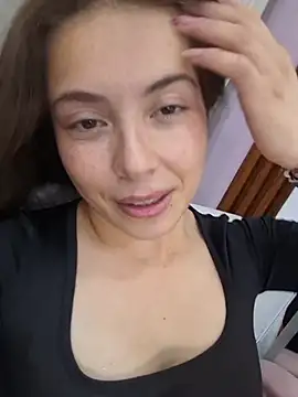 EmmaValencia  online show from 27, 4, 2026