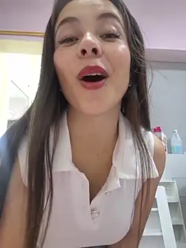 Snapshot of EmmaValencia_ chatting on 12, 6, 2026 EmmaValencia online show from 12, 6, 2026