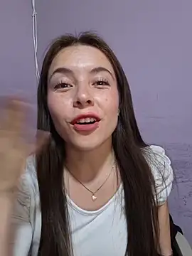 EmmaValencia  online show from 18, 3, 2026