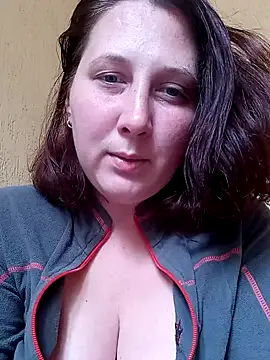 Snapshot of SeleettaNi chatting on 28, 9, 2025 SeleettaNi online show from 28, 9, 2025