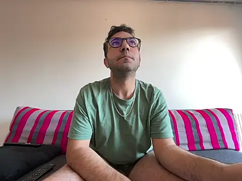 xochipilliii online show from 5, 10, 2025