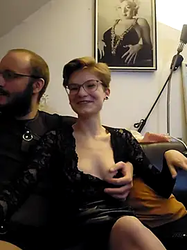 hellgirlzheaven online show from 2, 10, 2025