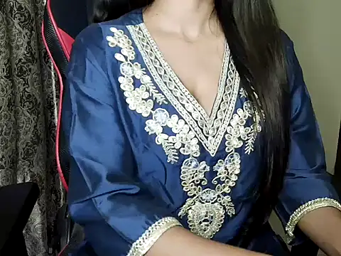 Snapshot of Brown_Girl_19 chatting on 7, 10, 2025 Brown Girl 19 online show from 7, 10, 2025