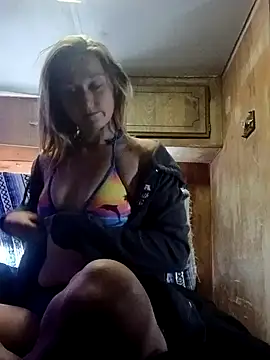 Snapshot of Queen2454 chatting on 17, 5, 2026 Queen2454 online show from 17, 5, 2026