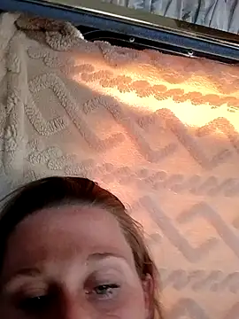 Snapshot of Queen2454 chatting on 19, 4, 2026 Queen2454 online show from 19, 4, 2026